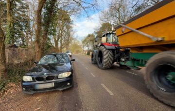 Bermparkeren ter hoogte van de Kanthoeve zorgt voor gevaarlijke situaties en vraagt om regie van het college